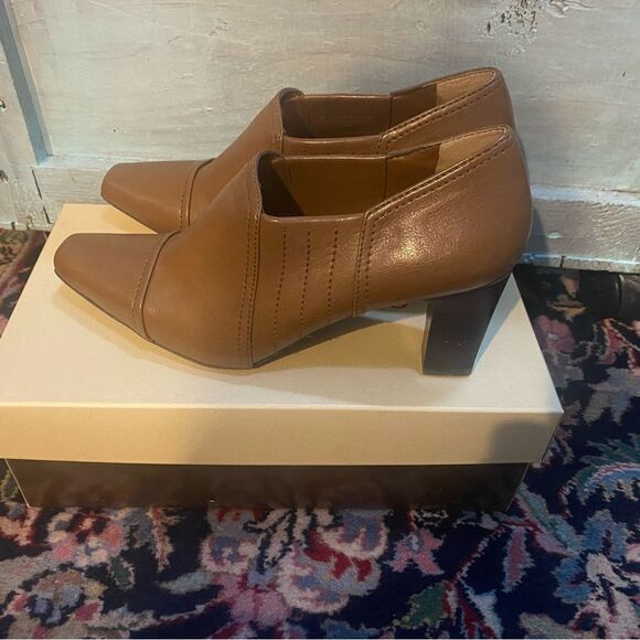 Beautiful ankle boots by Franco Sarto in size 7m - Picture 1 of 4